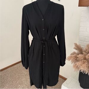 LIKE NEW - Black Button-Front Tie-Waist Dress